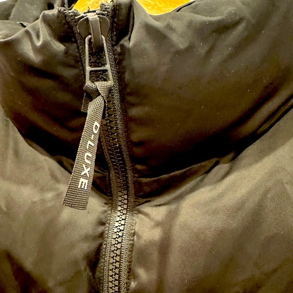 Decjuba D-Luxe Short Puffer - Size M - Picture 5 of 8